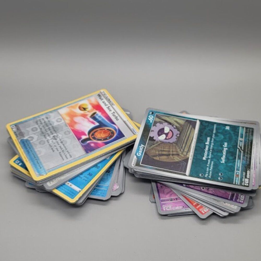 POKEMON 100 Reverse Holo Cards
